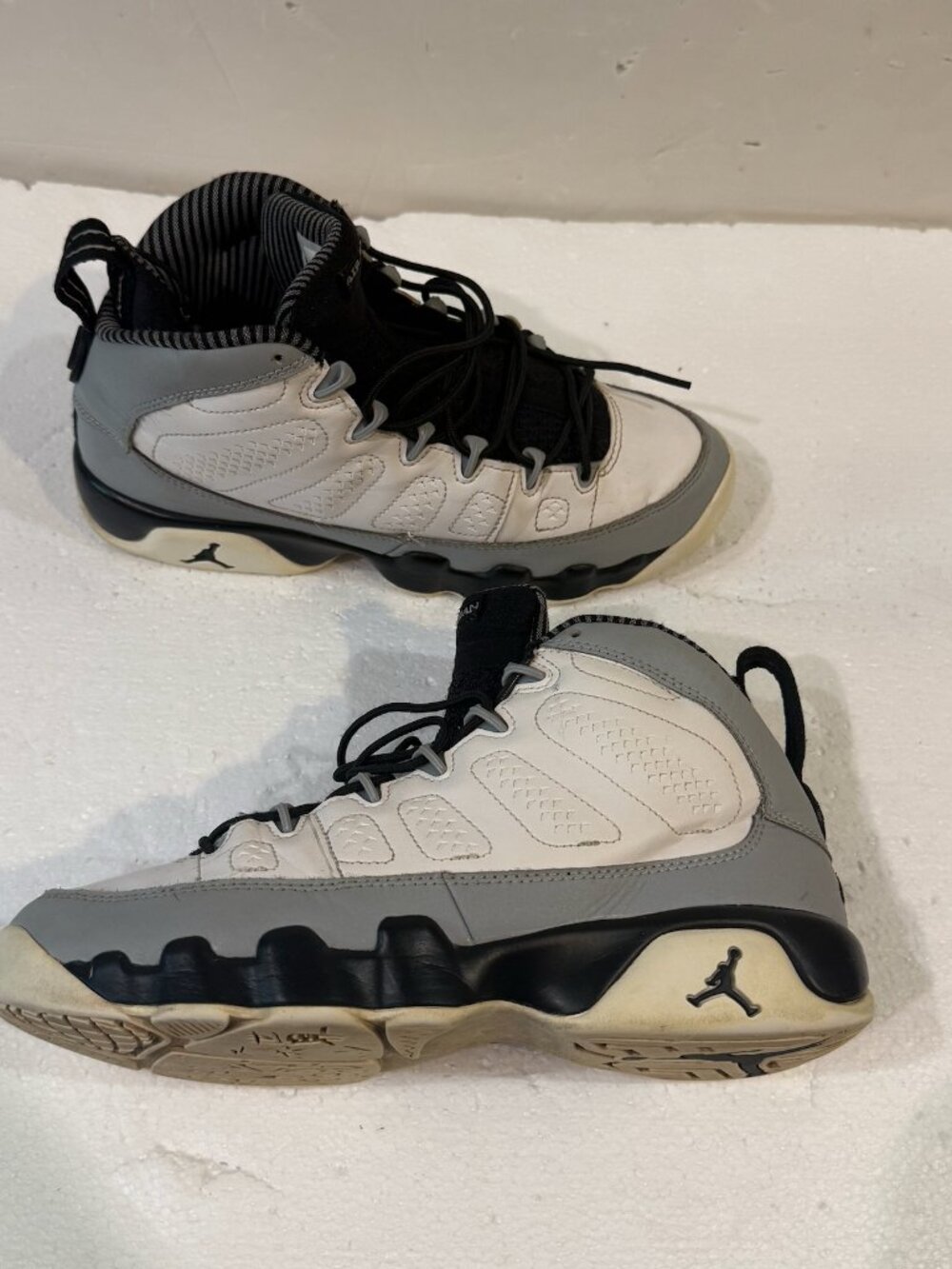 Nike Air Jordan 9 Retro Barons RARE 2013 (302359-116) Size 7Y // Womens Size 8.5